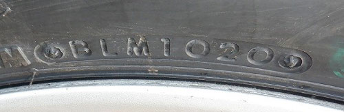 タイヤ側面 製造時期の刻印写真